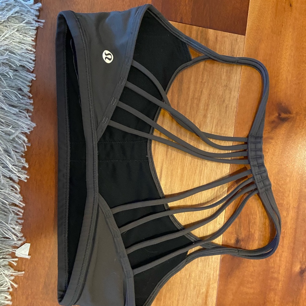 lululemon sports bra